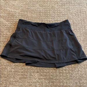 Black lululemon tennis skirt size 4